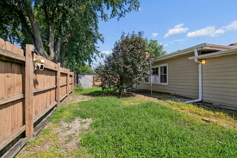 Tiny photo for 7840 W 76th Street, Bridgeview, IL 60455 (MLS # 12741752)