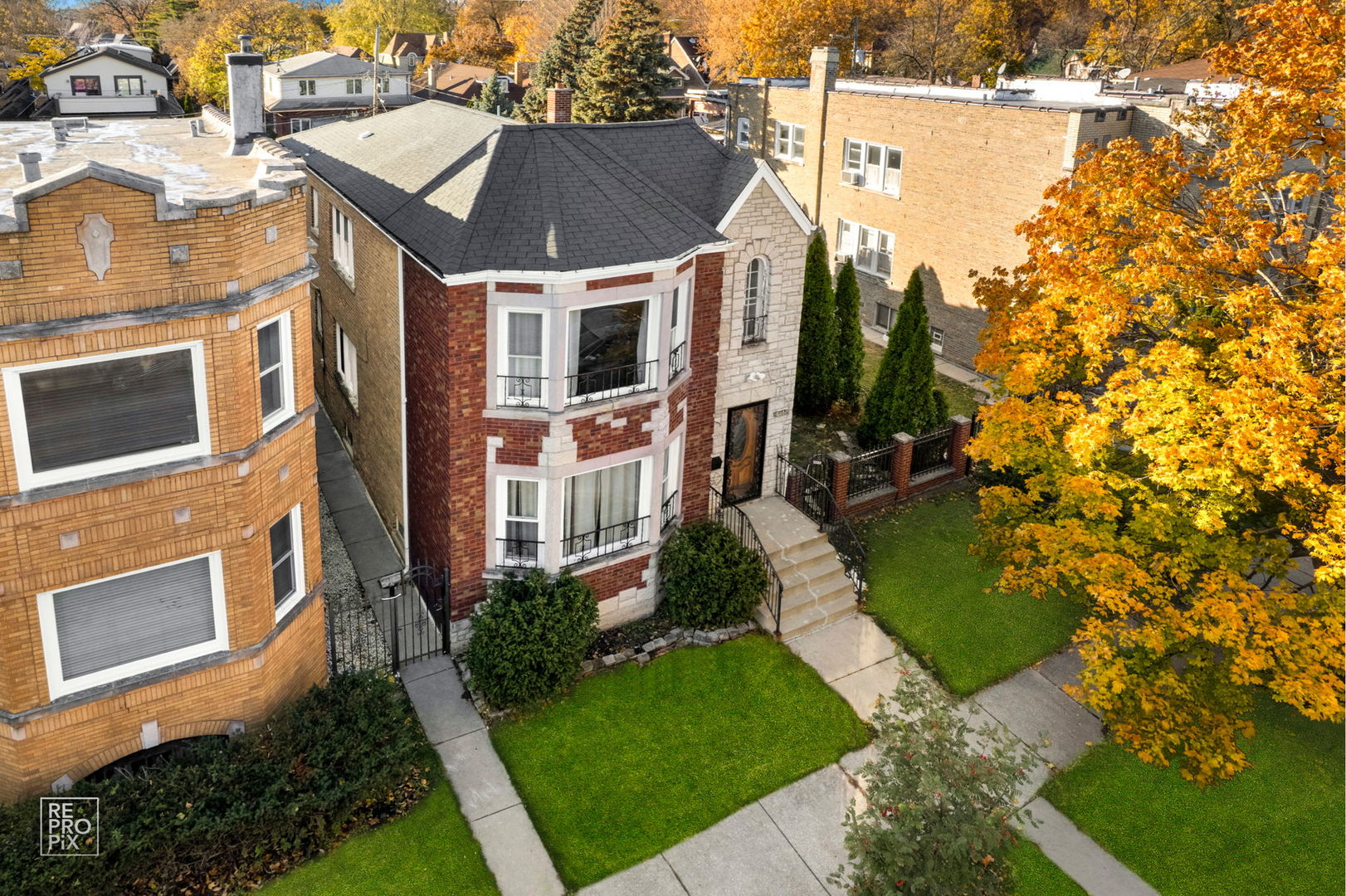 5632 N Richmond Street