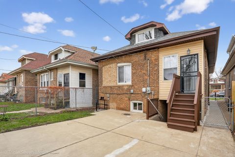 Tiny photo for Chicago, IL 60617 (MLS # 12633144)