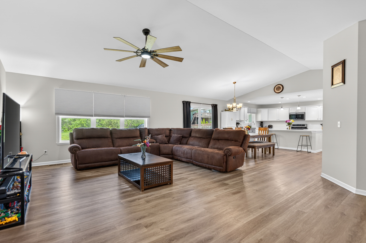 407 Sambor Trail