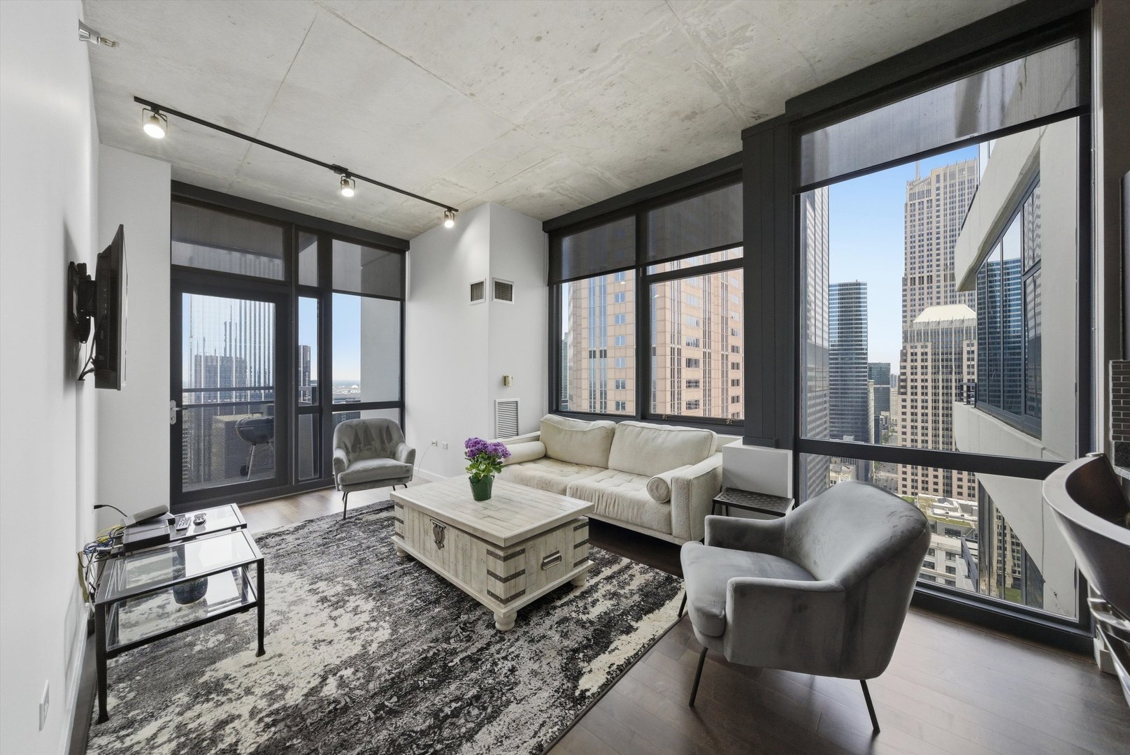 235 W Van Buren Street 3814