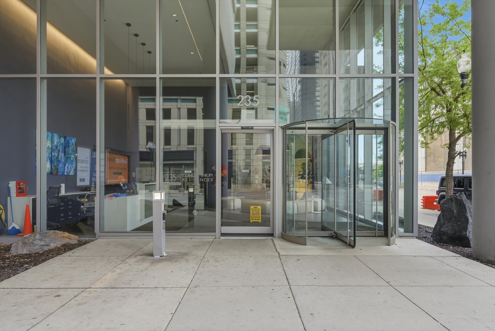235 W Van Buren Street 3814