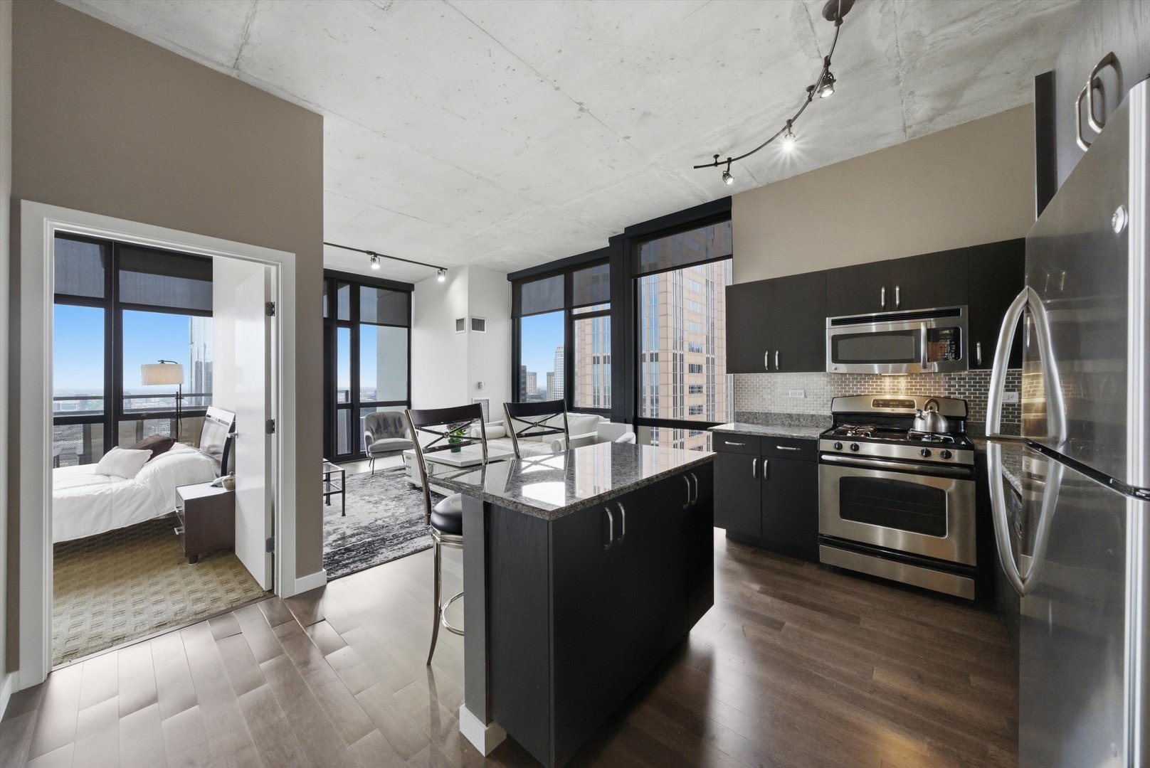 235 W Van Buren Street 3814