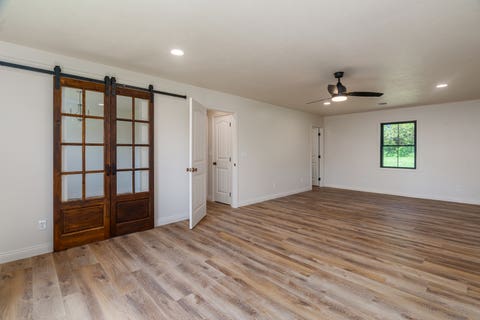 Tiny photo for 956 Auburn Lane SE, Goreville, IL 62939 (MLS # 12683465)