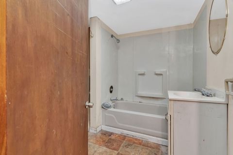 Tiny photo for 1108 E 9th Street, Lockport, IL 60441 (MLS # 12457859)