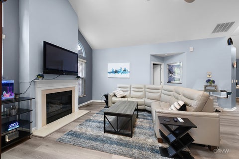 Tiny photo for 183 Canterbury Court, Bloomingdale, IL 60108 (MLS # 12771505)