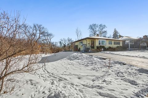 Tiny photo for 5611 Washington Street, Downers Grove, IL 60516 (MLS # 12550377)