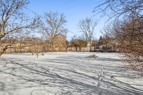 Tiny photo for 5611 Washington Street, Downers Grove, IL 60516 (MLS # 12550377)