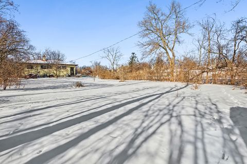 Tiny photo for 5611 Washington Street, Downers Grove, IL 60516 (MLS # 12550377)