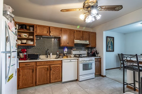 Tiny photo for 906 Cross Creek Drive #A2, Roselle, IL 60172 (MLS # 12687267)