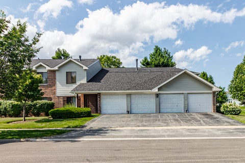 Photo of 906 Cross Creek Drive #A2, Roselle, IL 60172 (MLS # 12687267)