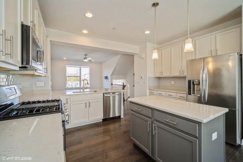Tiny photo for 3s565 Camden Street, Warrenville, IL 60555 (MLS # 12729339)