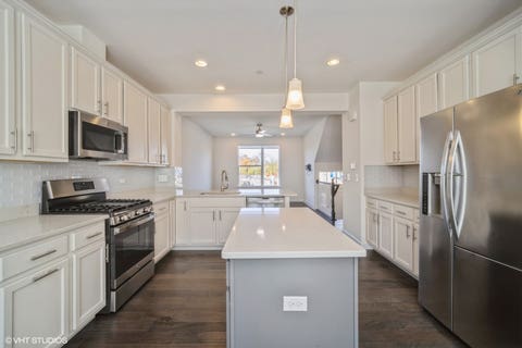 Tiny photo for 3s565 Camden Street, Warrenville, IL 60555 (MLS # 12729339)
