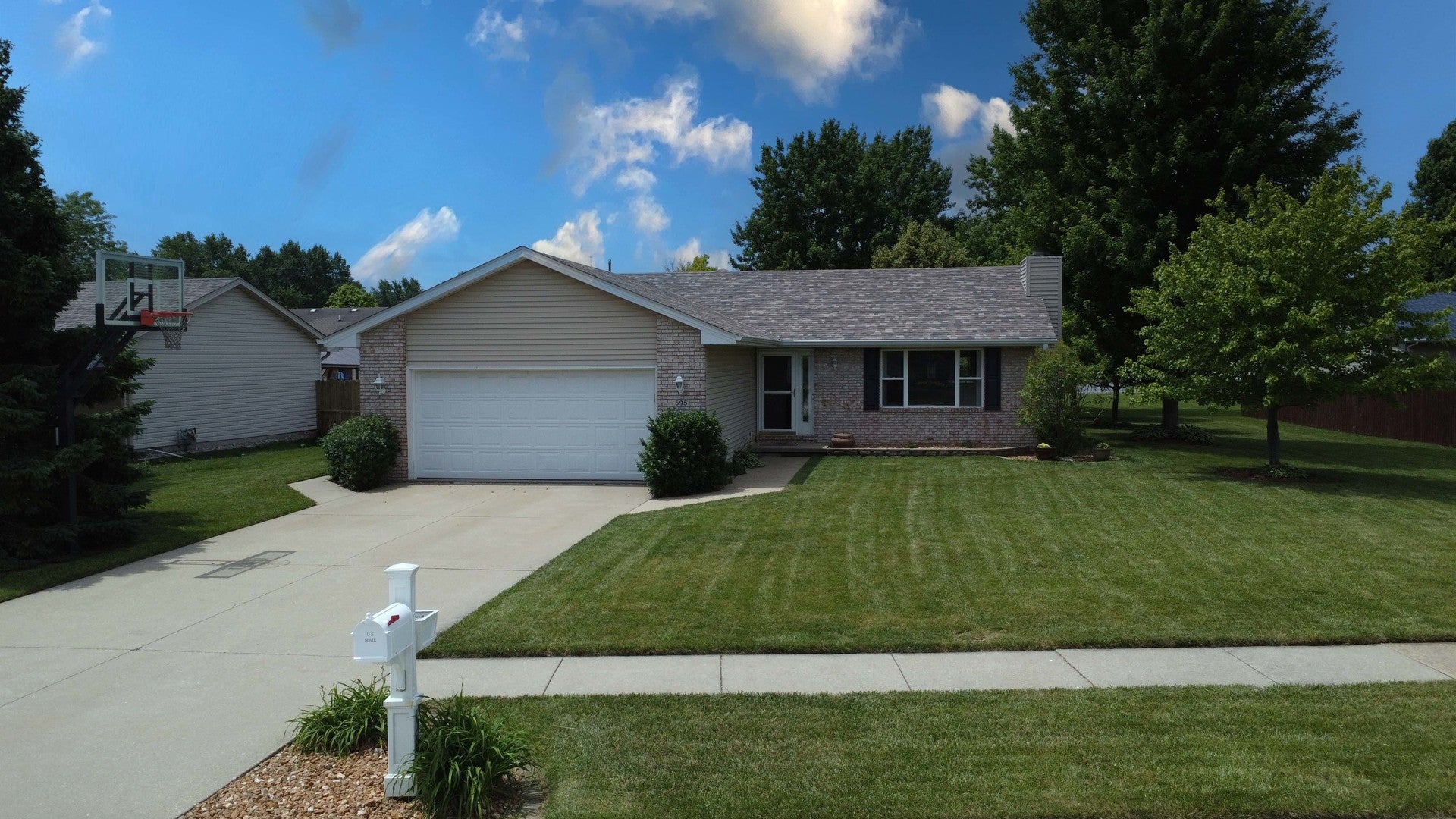 695 Cherokee Drive