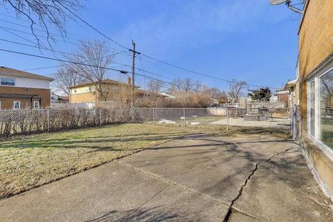 Tiny photo for 1640 Channing Court, Melrose Park, IL 60160 (MLS # 12567248)