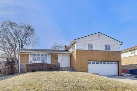 Photo of 1640 Channing Court, Melrose Park, IL 60160 (MLS # 12567248)