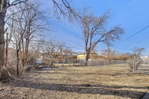 Tiny photo for 1640 Channing Court, Melrose Park, IL 60160 (MLS # 12567248)