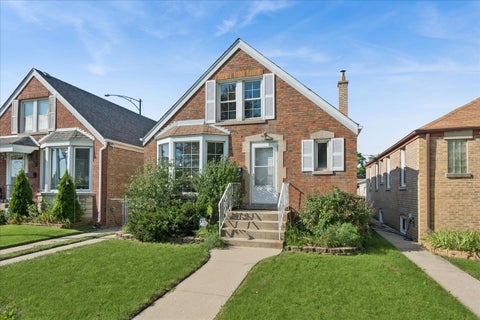 Photo of 6354 W Cuyler Avenue, Chicago, IL 60634 (MLS # 12732168)