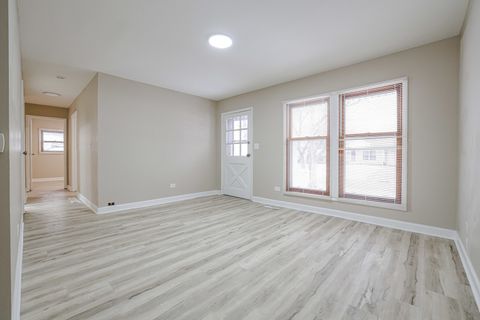 Tiny photo for 311 W Kennedy Drive, Streamwood, IL 60107 (MLS # 12562617)