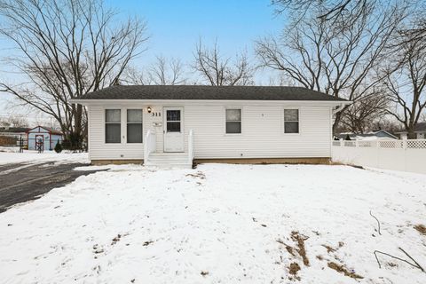 Tiny photo for 311 W Kennedy Drive, Streamwood, IL 60107 (MLS # 12562617)