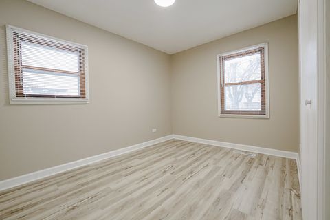 Tiny photo for 311 W Kennedy Drive, Streamwood, IL 60107 (MLS # 12562617)