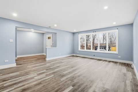 Tiny photo for 14315 S Manistee Avenue, Burnham, IL 60633 (MLS # 12594719)