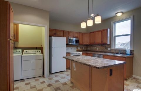 Tiny photo for 623 Payson Ave Ave, Quincy, IL 62301 (MLS # 12455096)