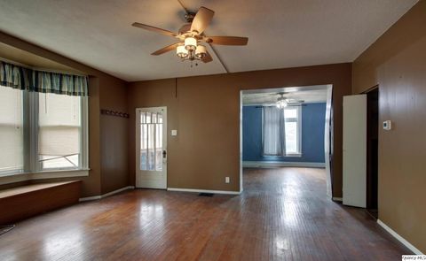 Tiny photo for 623 Payson Ave Ave, Quincy, IL 62301 (MLS # 12455096)