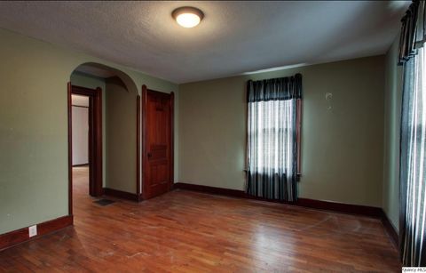 Tiny photo for 623 Payson Ave Ave, Quincy, IL 62301 (MLS # 12455096)