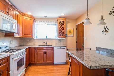 Tiny photo for 2016 N Harlem Avenue #11W, Elmwood Park, IL 60707 (MLS # 12614404)