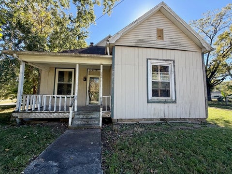 Photo of 711 Wisely Street, Murphysboro, IL 62966 (MLS # 12786595)
