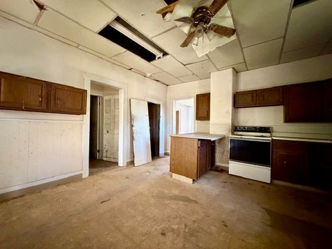 Tiny photo for 711 Wisely Street, Murphysboro, IL 62966 (MLS # 12786595)