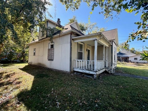 Tiny photo for 711 Wisely Street, Murphysboro, IL 62966 (MLS # 12786595)