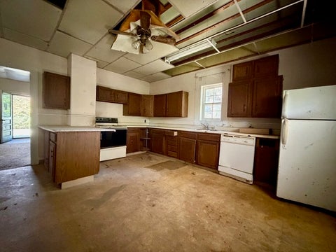 Tiny photo for 711 Wisely Street, Murphysboro, IL 62966 (MLS # 12786595)