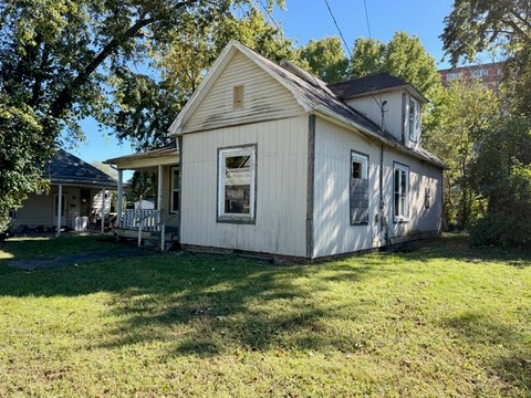 Tiny photo for 711 Wisely Street, Murphysboro, IL 62966 (MLS # 12786595)