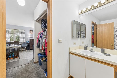 Tiny photo for 1375 Ridgefield Circle #1375, Carol Stream, IL 60188 (MLS # 12791949)