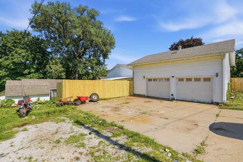 Tiny photo for 1105 Spring Street, Burlington, IA 52601 (MLS # 12687852)