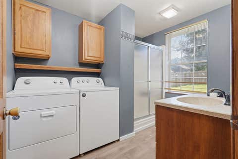 Tiny photo for 1105 Spring Street, Burlington, IA 52601 (MLS # 12687852)