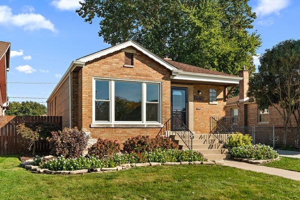 10117 S CLIFTON PARK AVE, EVERGREEN PARK, IL 60805 - Image 680a136162bf7459876f48320514b20d/3814692782