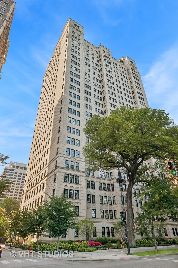 1500 N Lake Shore Drive 22A