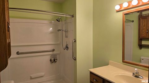 Tiny photo for 400 Old Broughton Road, Eldorado, IL 62930 (MLS # EB458344)