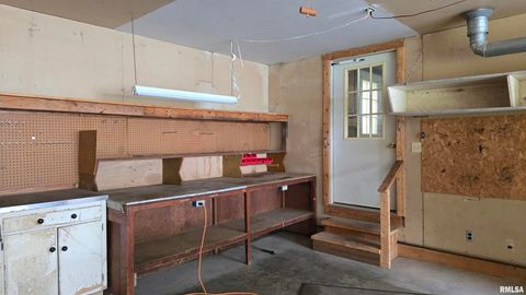 Tiny photo for 400 Old Broughton Road, Eldorado, IL 62930 (MLS # EB458344)