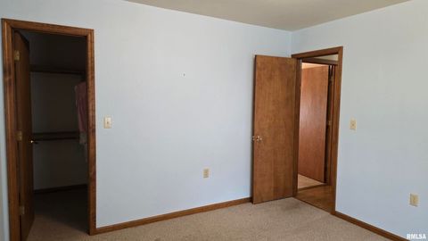 Tiny photo for 400 Old Broughton Road, Eldorado, IL 62930 (MLS # EB458344)