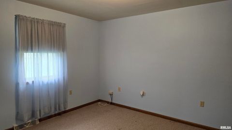 Tiny photo for 400 Old Broughton Road, Eldorado, IL 62930 (MLS # EB458344)