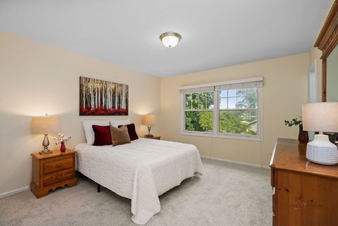 Tiny photo for 212 Londonderry Court, Mundelein, IL 60060 (MLS # 12466264)