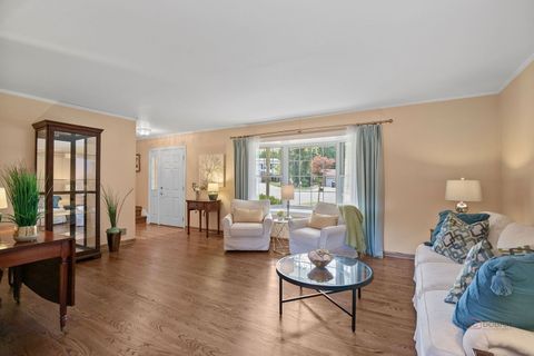 Tiny photo for 212 Londonderry Court, Mundelein, IL 60060 (MLS # 12466264)