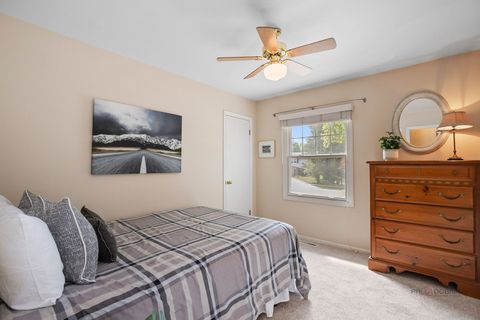 Tiny photo for 212 Londonderry Court, Mundelein, IL 60060 (MLS # 12466264)