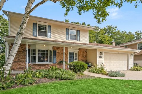 Photo of 212 Londonderry Court, Mundelein, IL 60060 (MLS # 12466264)