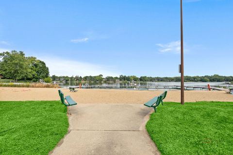 Tiny photo for 212 Londonderry Court, Mundelein, IL 60060 (MLS # 12466264)