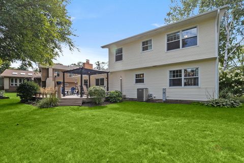 Tiny photo for 212 Londonderry Court, Mundelein, IL 60060 (MLS # 12466264)